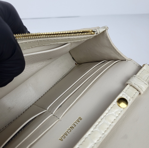 BALENCIAGA - Crocodile Embossed Leather Hourglass Wallet On Gold Chain - Picture 12 of 14